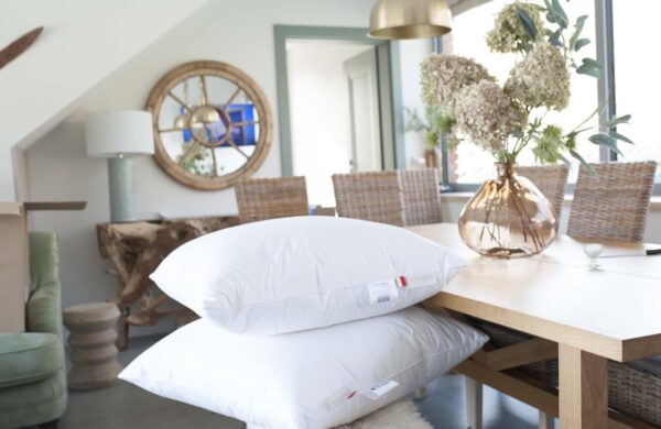 Poduszki naturalne i syntetyczne na jesień